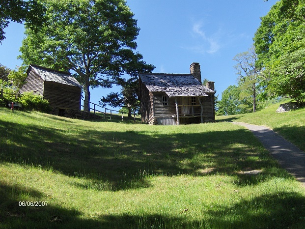 http://cnyhiking.com/BrinegarCabin1299.JPG