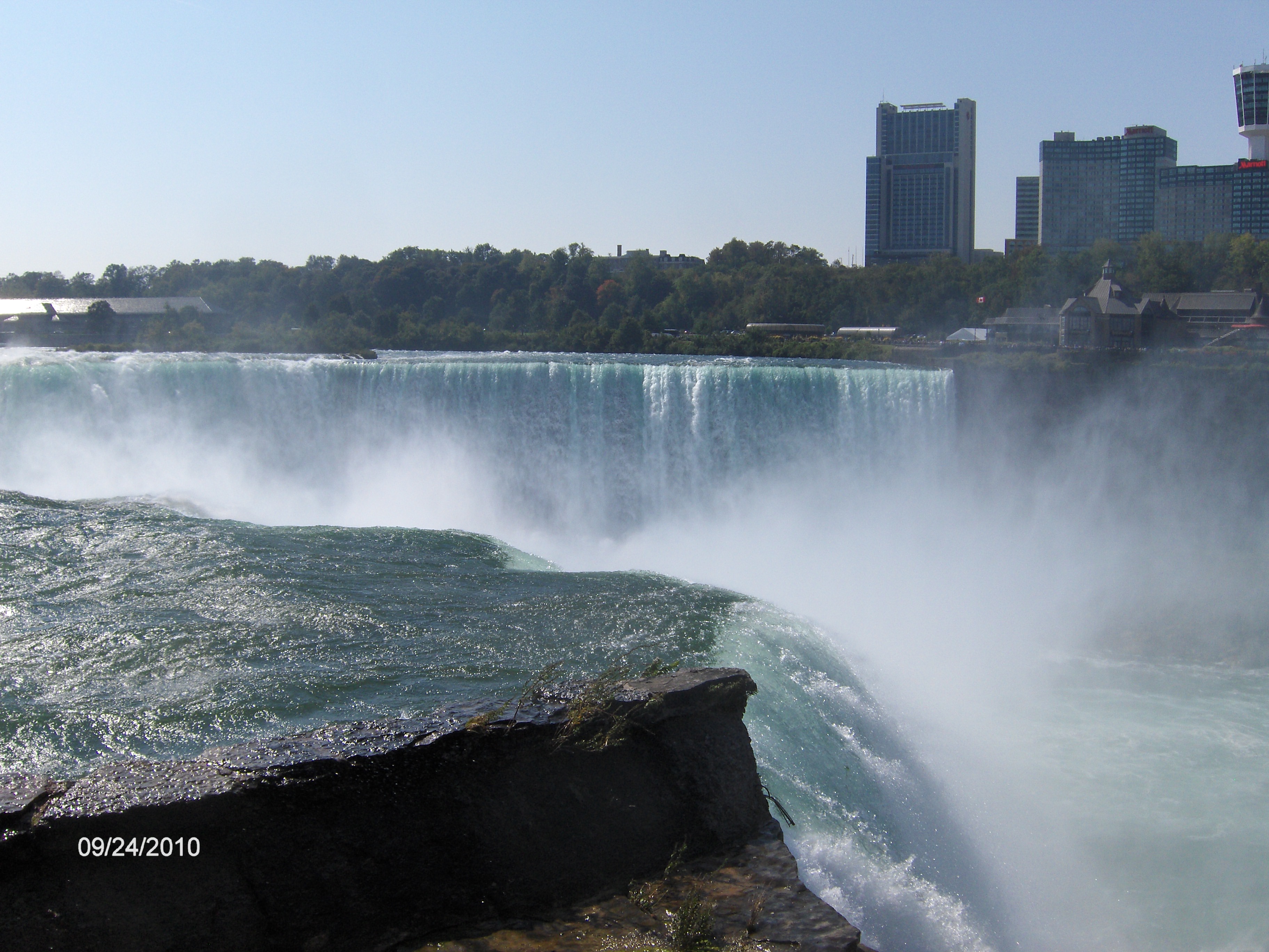 http://cnyhiking.com/NYSP-NiagaraFalls6812.JPG