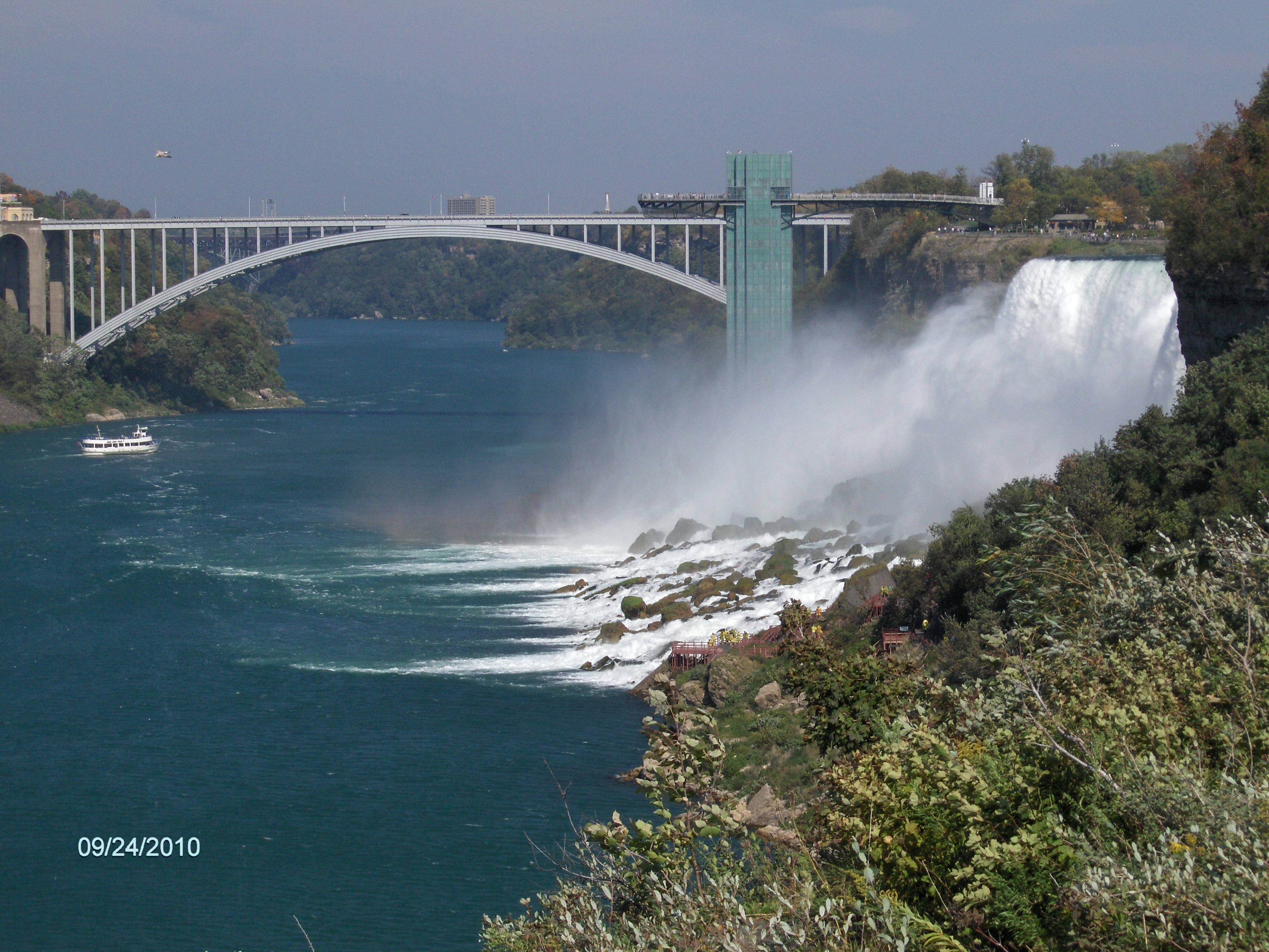 http://cnyhiking.com/NYSP-NiagaraFalls6822.JPG