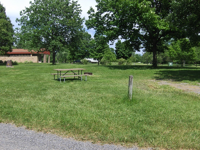 http://cnyhiking.com/NYSP-Sampson9320.JPG