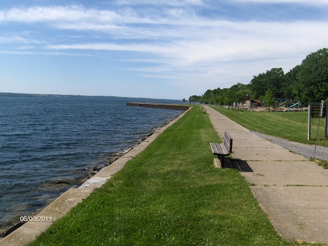 http://cnyhiking.com/NYSP-Sampson9326.JPG