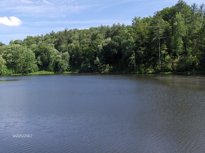 http://cnyhiking.com/OtterLake1151.JPG